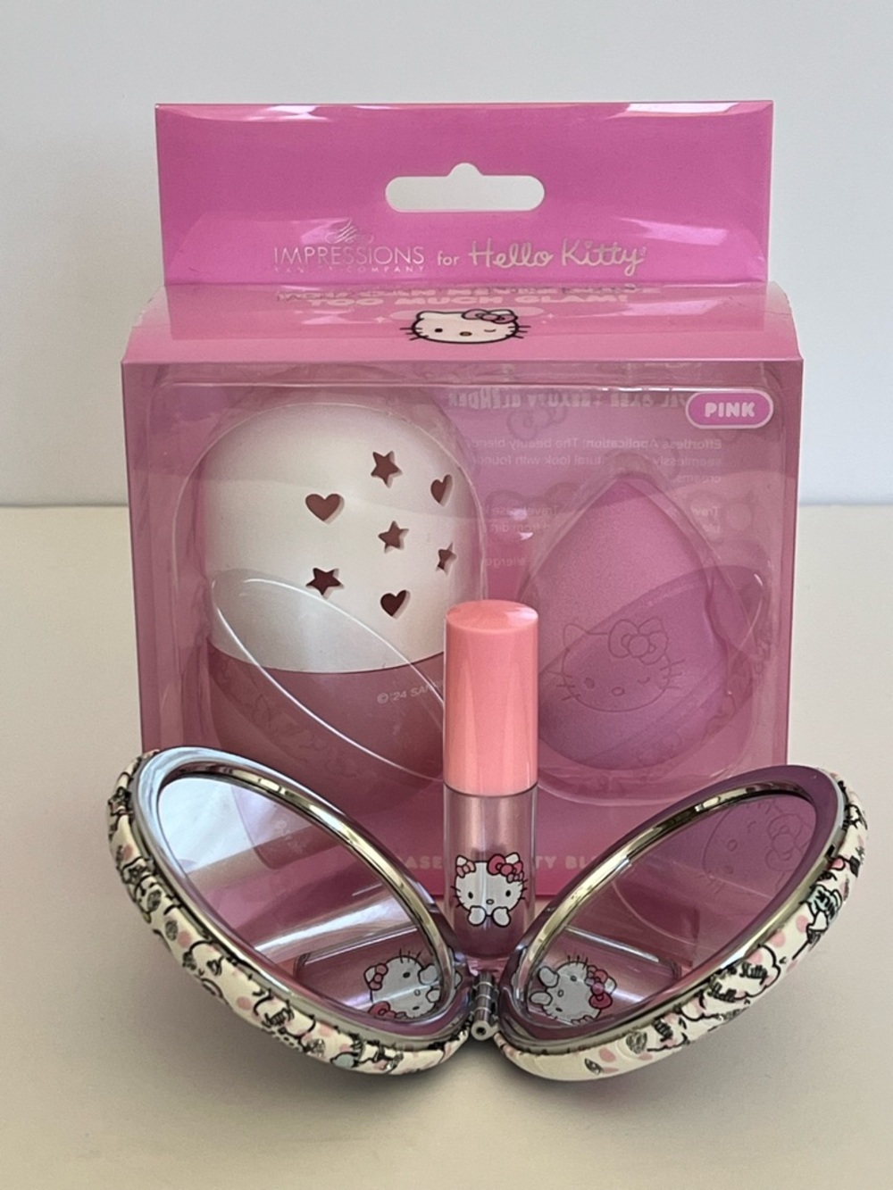 Hello Kitty 4-Piece Makeup Essentials - Picture 7 of 15